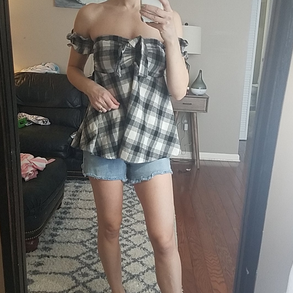 Off shoulder tie front top